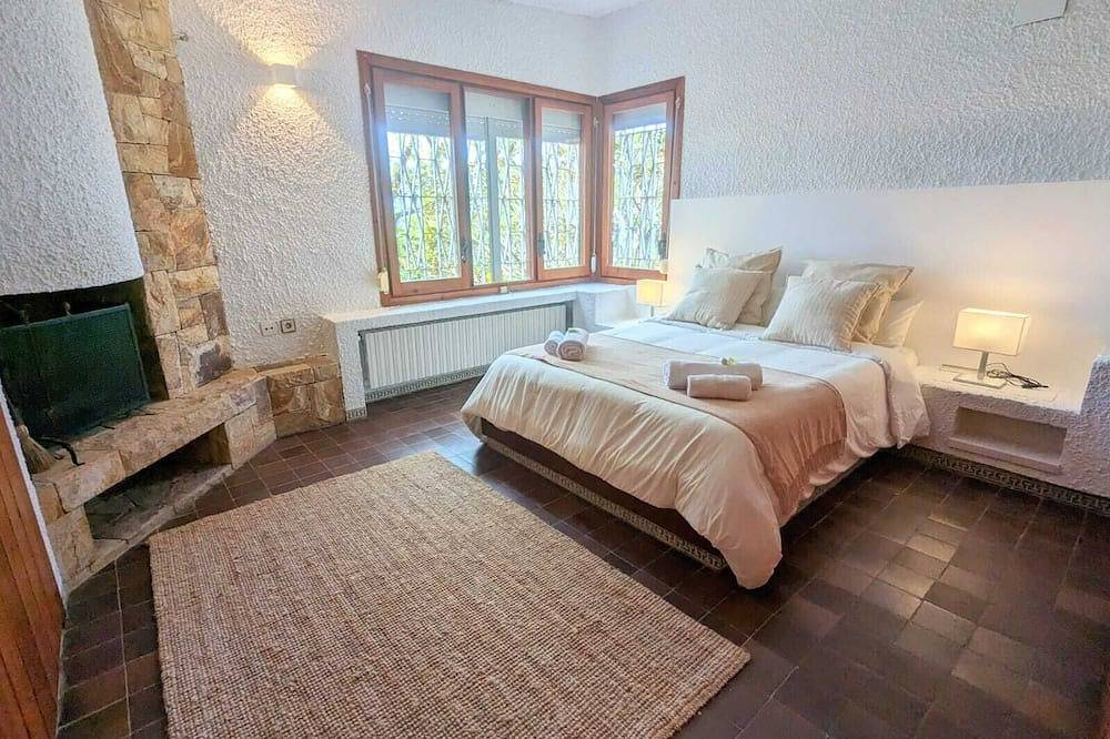 Villa Juny. Best view in North Barcelona Coast in Urbanizacion Montcabrer, Cabrils