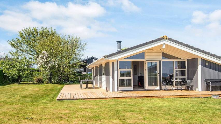 Ferienhaus für 6 Personen, mit Garten in Hejlsminde
