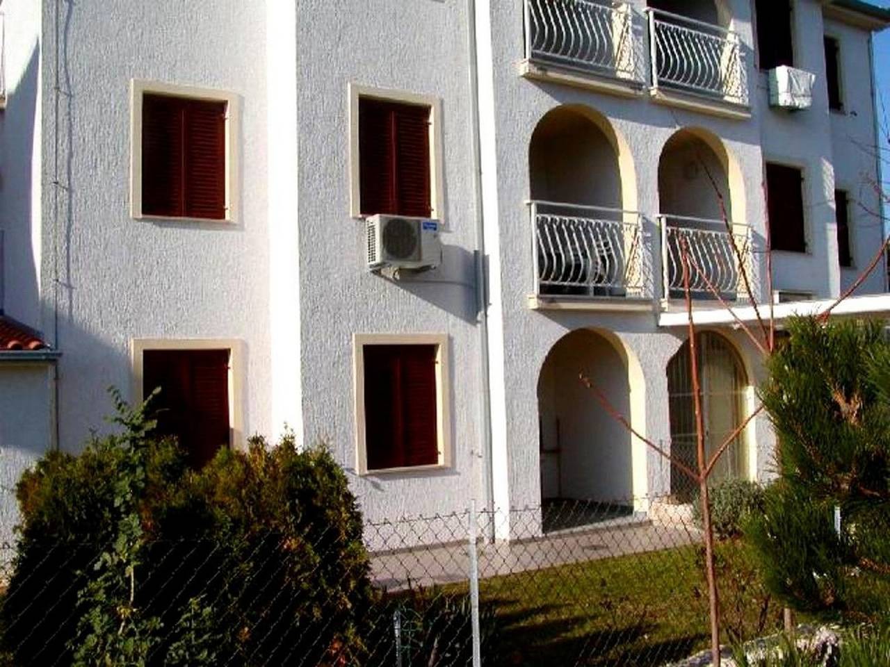 Apartamento entero, Apartments with parking space Baška, Krk - 22417 in Zarok, Baska