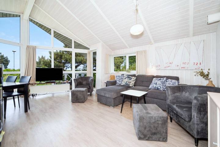 Ferienhaus für 8 Personen, mit Whirlpool und Terrasse sowie Garten und Sauna in Priwall - 2