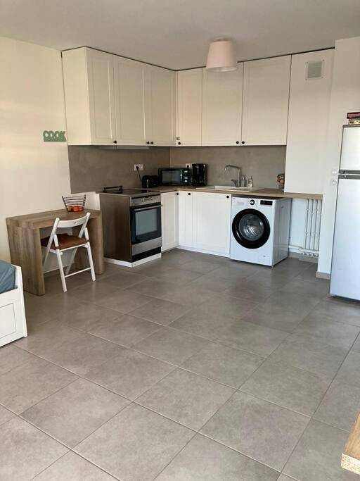 Gîte pour 4 personnes, avec Terrasse et Jardin à La Fare-les-Oliviers