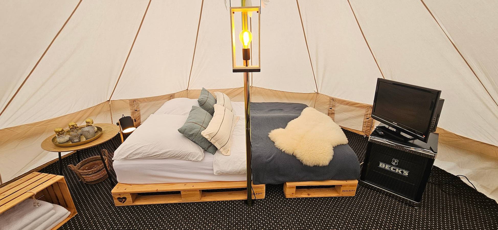 Entire apartment, Glamping Tent with Private Garden, Terrace, and Wi-Fi in Plötzin, Werder (Havel)