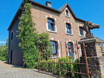Villa pour 6 personnes, avec vue et jardin ainsi que terrasse et sauna au Province de Luxembourg