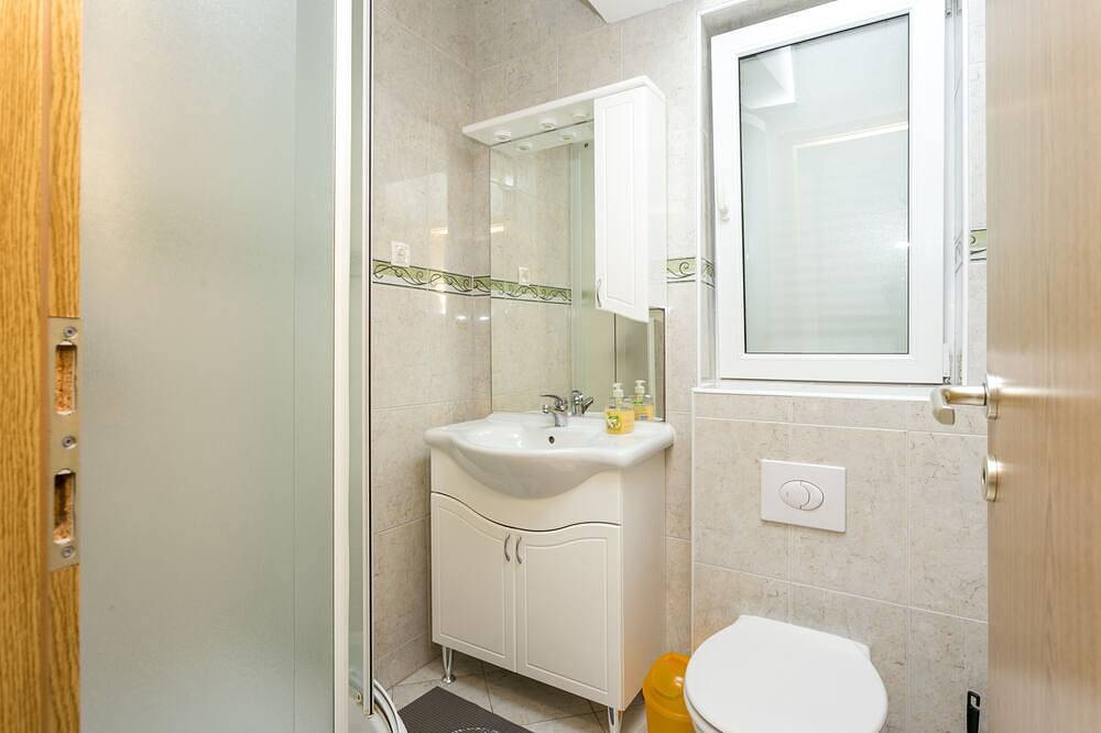 Hel leilighet, Treroms leilighet med terrasse og utsikt over havet Brela, Makarska in Brela, Makarska Riviera