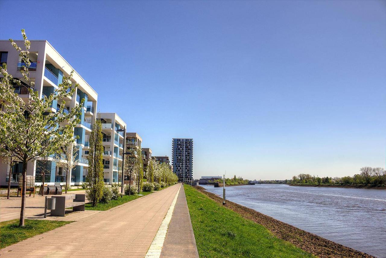 Ganze Wohnung, One-Bedroom Apartment in Bremen - West, Bremen