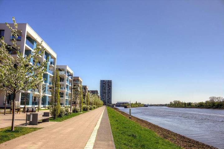 Ferienwohnung für 2 Personen, mit Balkon und Terrasse sowie Seeblick und Ausblick in Bremen