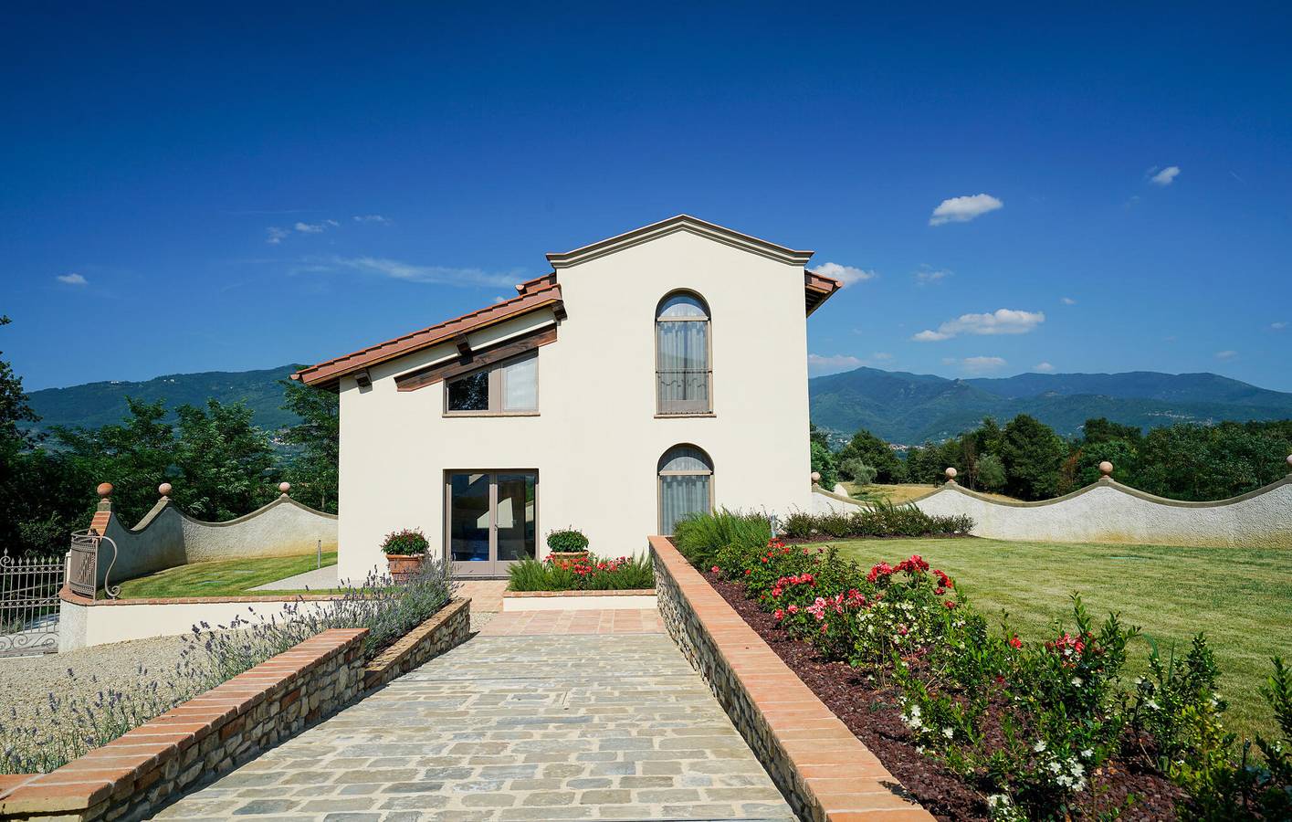 Acogedor apartamento en Leccio con WiFi, aire acondicionado, aparcamiento y terraza in Reggello, Valdarno