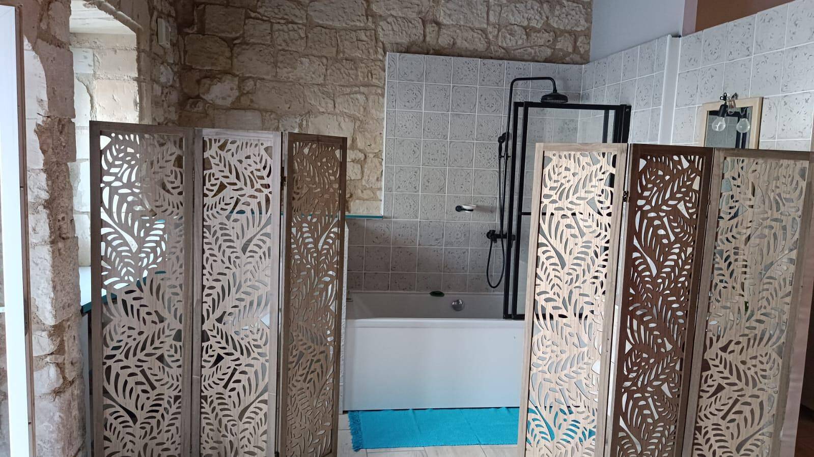 Chambre d’hôtes « Chambre Hirondelle » avec terrasse partagée, jardin privé et Wi-Fi in L'Île-Bouchard, Vallée de la Loire