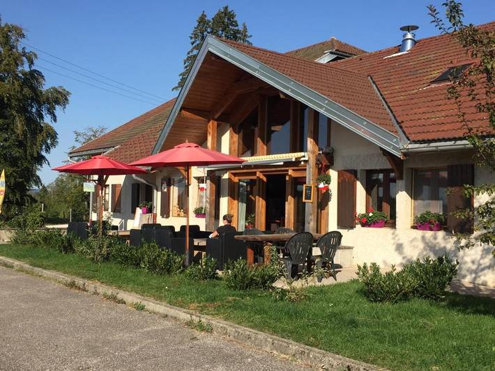 Location de vacances pour 2 personnes, avec Terrasse et Jardin ainsi que Sauna et Vue à Lac-des-Rouges-Truites