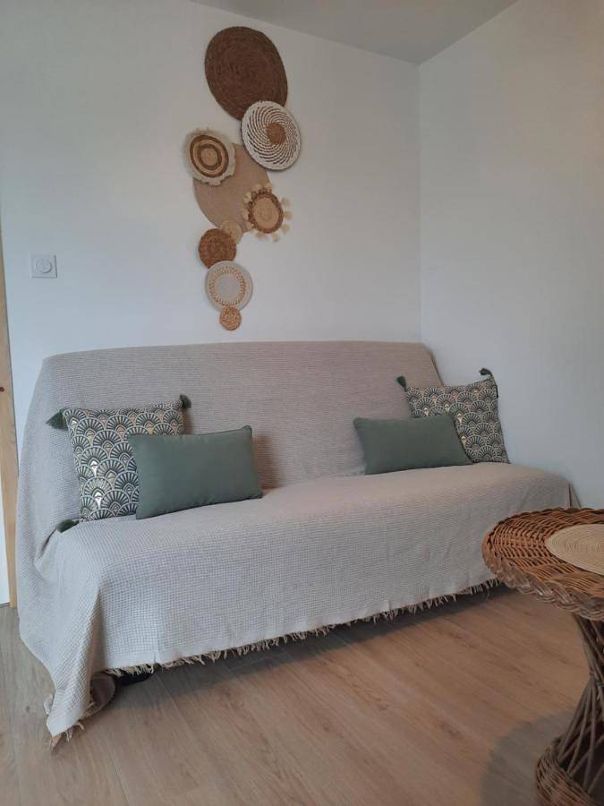 Location de vacances pour 4 personnes, avec Terrasse ainsi que Jardin et Vue à Lussant - 2