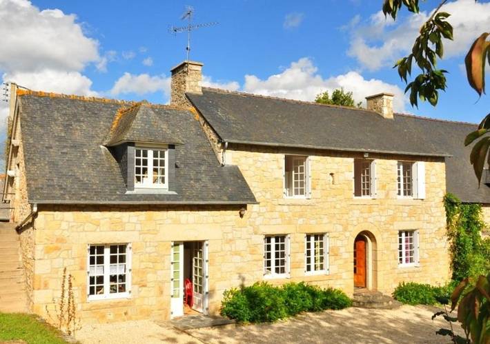 Location de vacances pour 10 personnes, avec jardin à Trégon