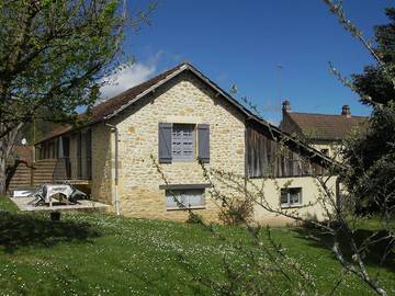 Gîte pour 2 personnes, avec terrasse et piscine en Dordogne