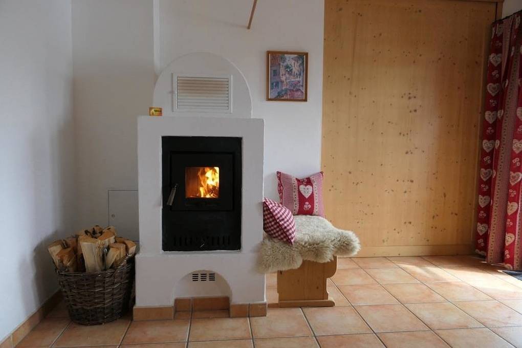 Ganze Ferienwohnung, Ski in out! Gemütliche Dachgeschosswohnung in Königsleiten, Pinzgau