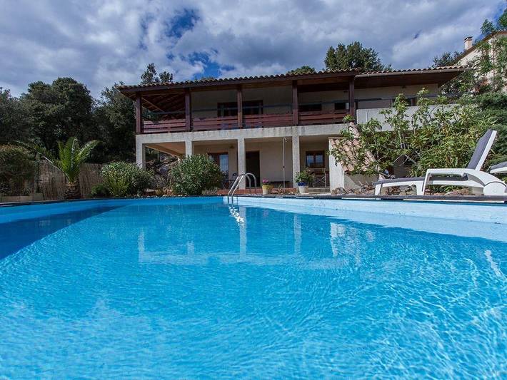 Gîte pour 8 personnes, avec piscine ainsi que terrasse et jardin à Cabrerolles - 2