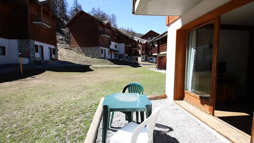 Chalet pour 7 personnes, avec balcon ainsi que piscine et vue à Puy-Saint-Vincent