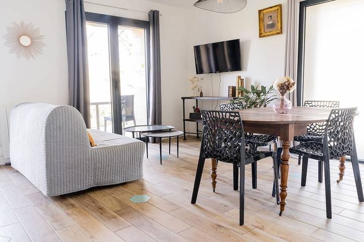Location de vacances pour 4 personnes, avec Terrasse ainsi que Jardin et Piscine à Sadirac