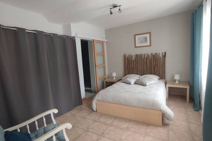 Location de vacances pour 2 personnes, avec Jardin à Cussay - 3