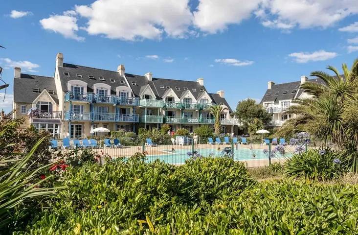 Location de vacances pour 7 personnes, avec terrasse et piscine dans Plage de Grève Blanche (Guilvinec) - 4