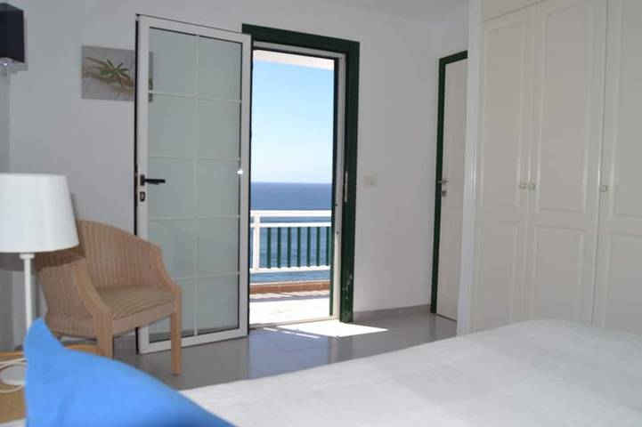 Appartement entier, Appartement directement sur la mer avec une vue fantastique à Punta del Hidalgo in Punta del Hidalgo, San Cristóbal de La Laguna