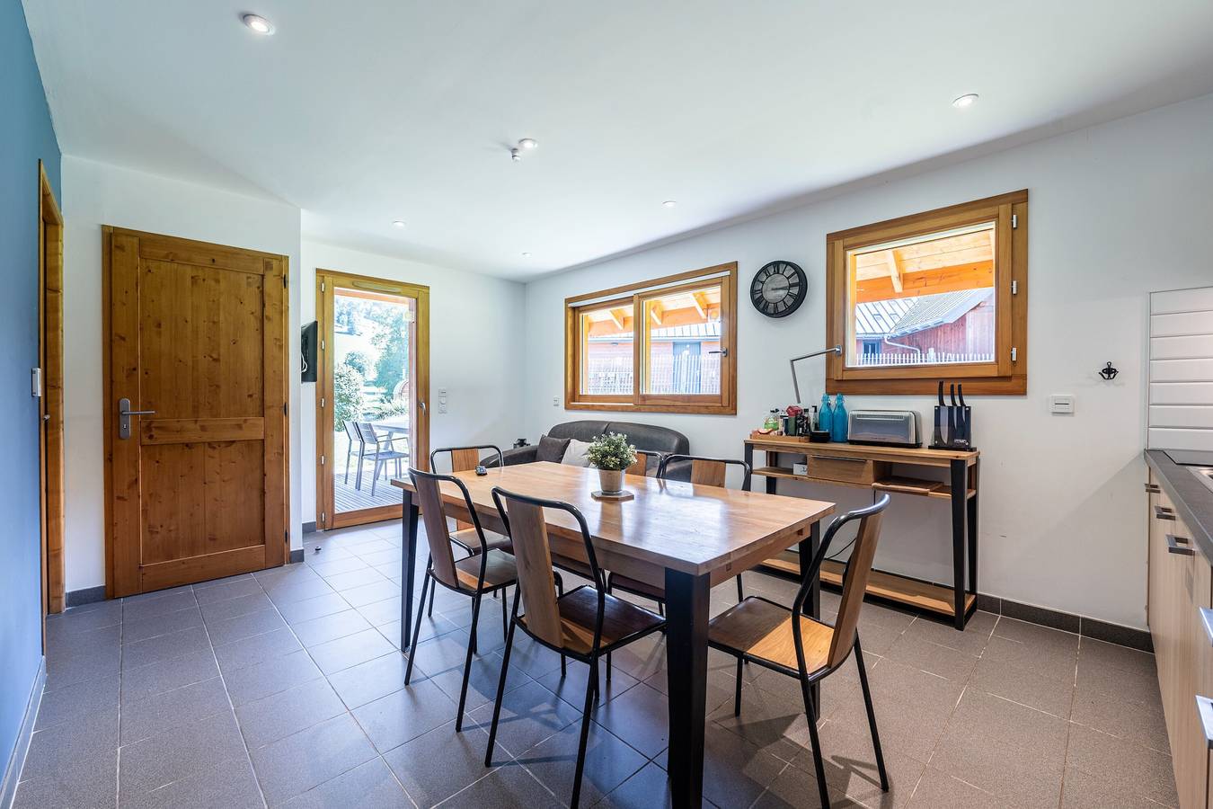 Chalet 'Belle Etoile - Val De Tamié' avec vue sur montagne, terrasse privée et Wi-Fi in Seythenex, Parc naturel régional du Massif des Bauges