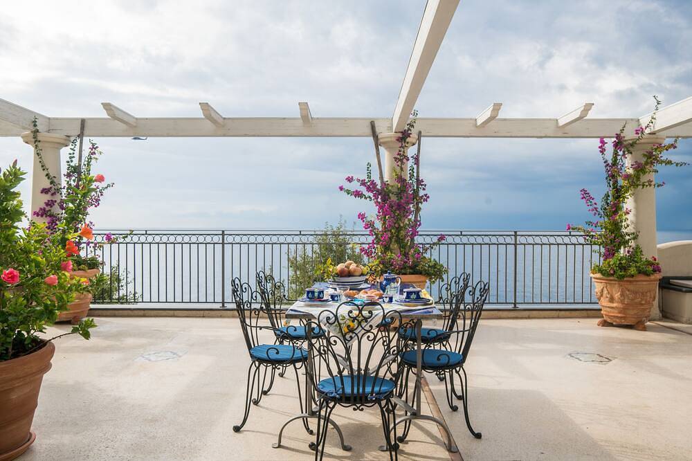Villa Duchessa d'Amalfi in Tovere, Conca dei Marini