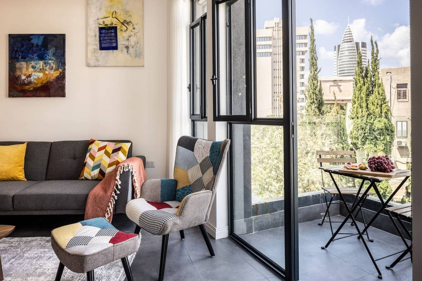 Geheel appartement, Old Charm & Modern Meets in Haifa by Sea N' Rent in Haifa, Haifa (district)