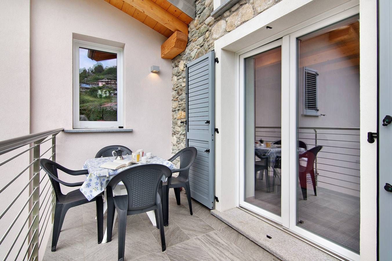 Ferienhaus 'Jack House' nur wenige Schritte vom See entfernt und mit privatem Parkplatz in Arbosto, Domaso