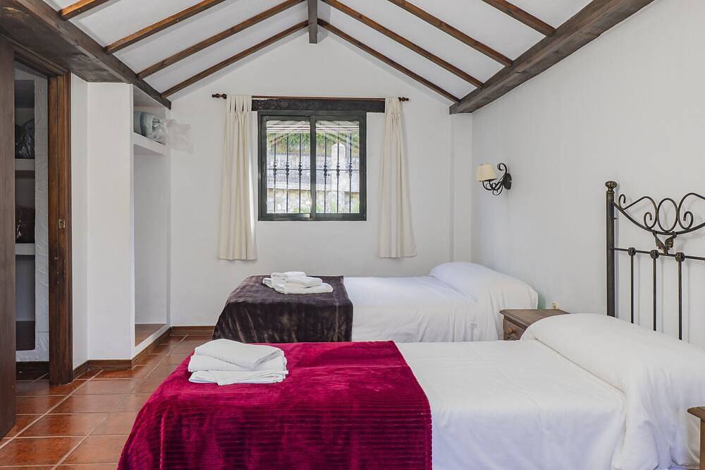 Cubo's Casa Rural La Jara de Libar / piscine privée / wifi gratuit / vue in Jimera de Líbar, Province de Málaga