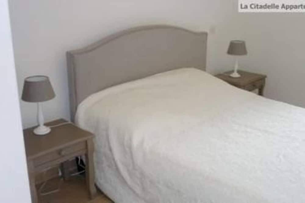 Entire apartment, New Apartment With Magnificent View Of Saint Florent Bay in Saint-Florent, Calvi region