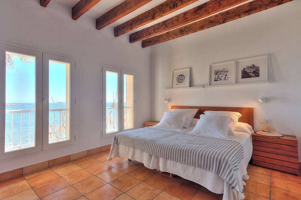 Entire apartment, Can Ban, Vibe on the seafront! in Ses Figueretes, Ibiza (Municipality)