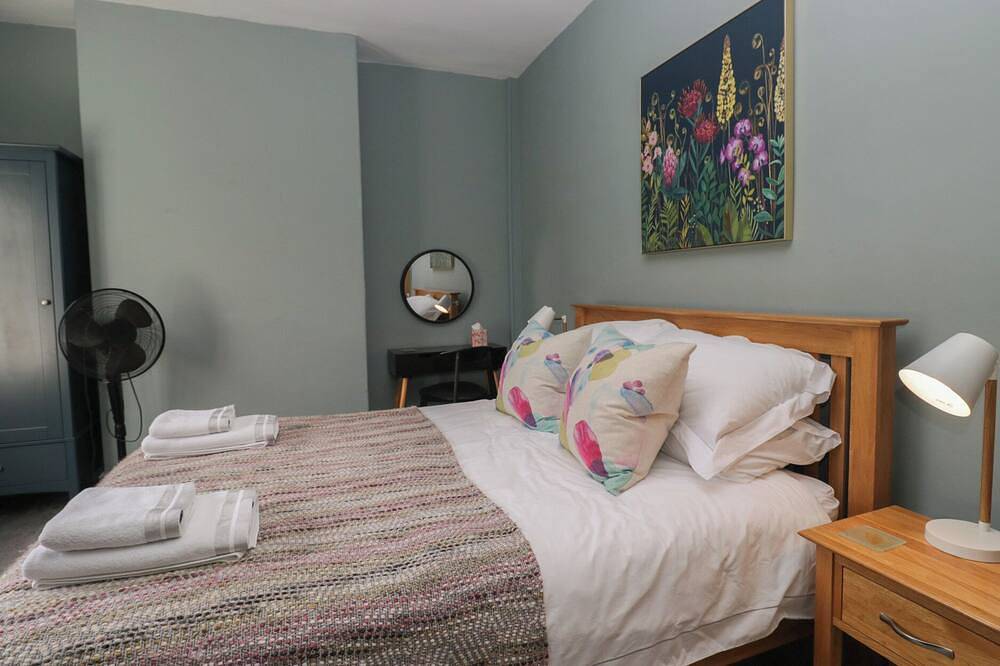 Number Thirty-Nine, family friendly, with a garden in Ulverston in Ulverston, Lake District