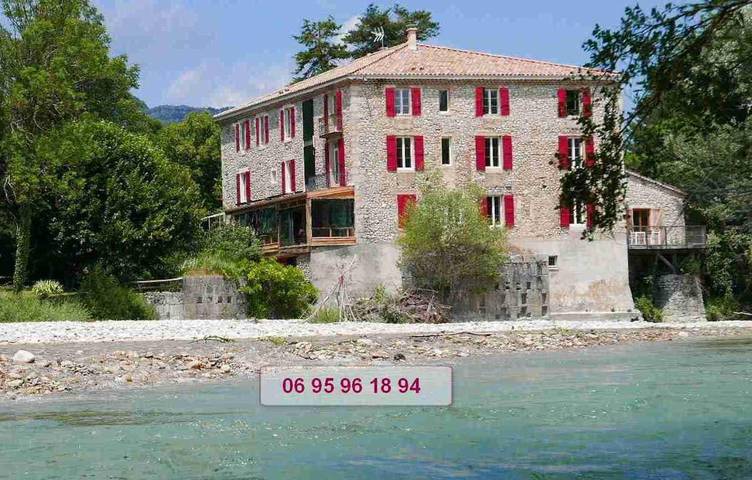 Maison d’hôte pour 6 personnes, avec jardin ainsi que vue sur le lac et vue, adapté aux familles dans la Drôme - 4