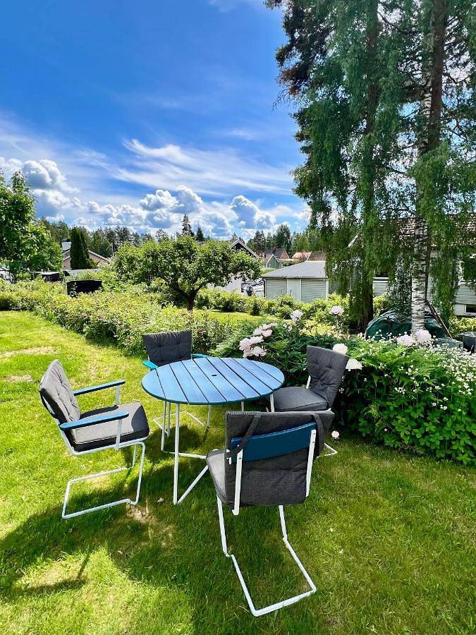 Appartement de vacances pour 3 personnes, avec Terrasse ainsi que Jardin et Vue