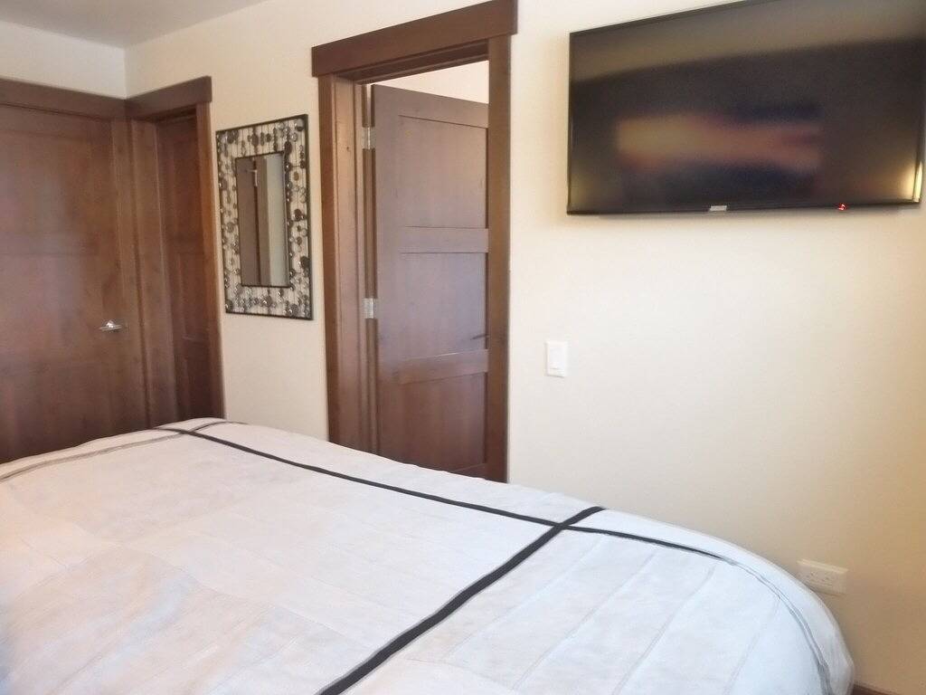 Ganze Wohnung, Auf dem Fluss & Bergblick! Einfach um Breck gehen! Kostenloser Garagenparkplatz! in Arapaho and Roosevelt National Forests