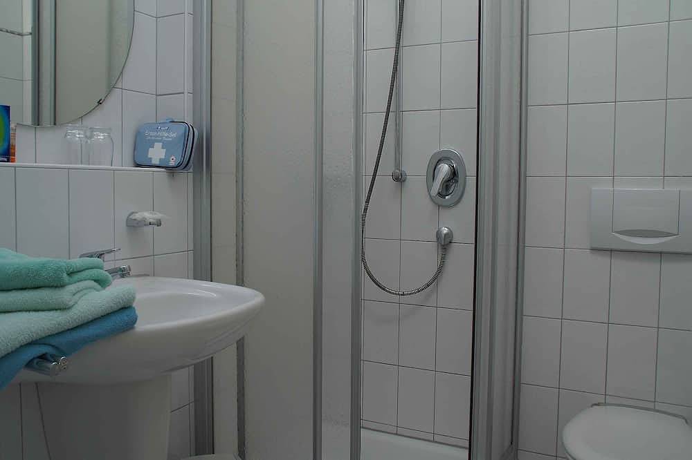 Ganze Wohnung, Ferienwohnung 1 mit ca. 50qm,  1 Schlafzimmer, für maximal 4 Personen in Bodolz, Bayerisch Schwaben