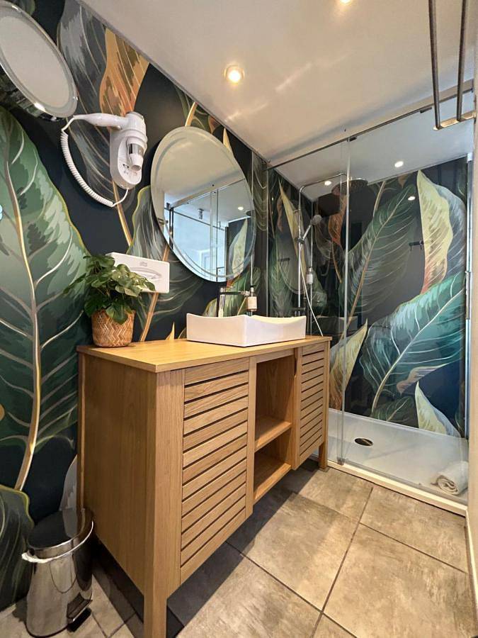 Hôtel pour 2 personnes, avec sauna et jacuzzi ainsi que piscine et jardin dans Casino De Cassis - 3