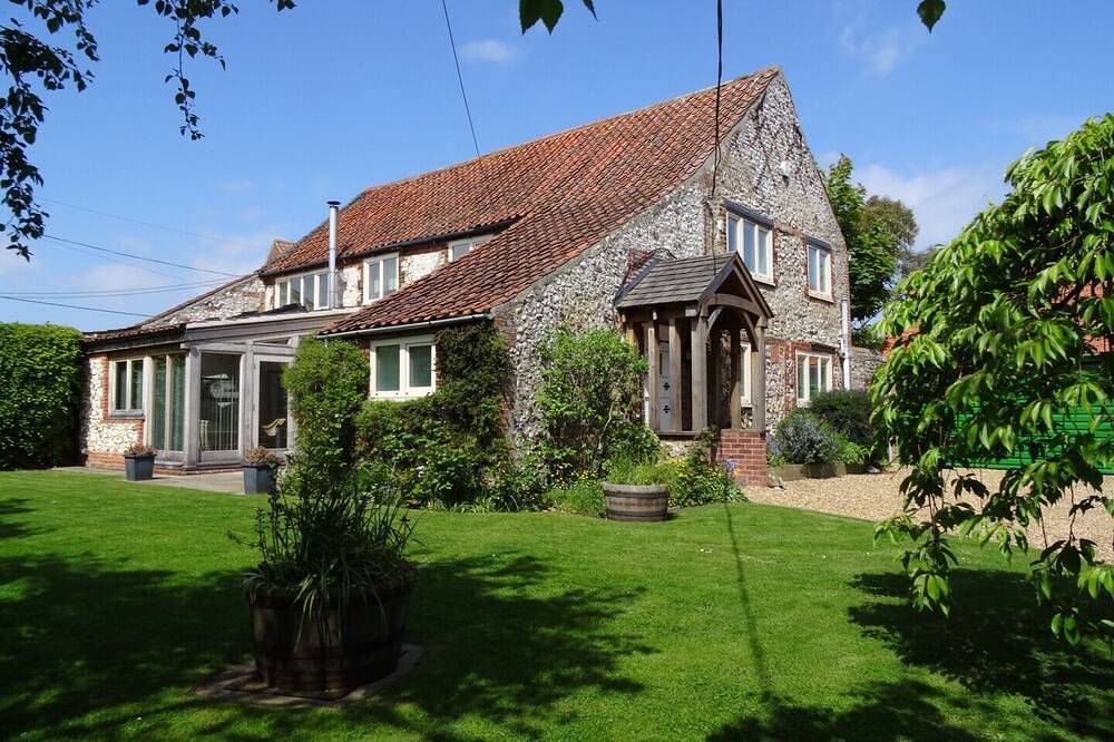 Once a Cattle Barn, now Spacious Luxury Accommodation! in Holme-next-the-Sea, Norfolk Coast