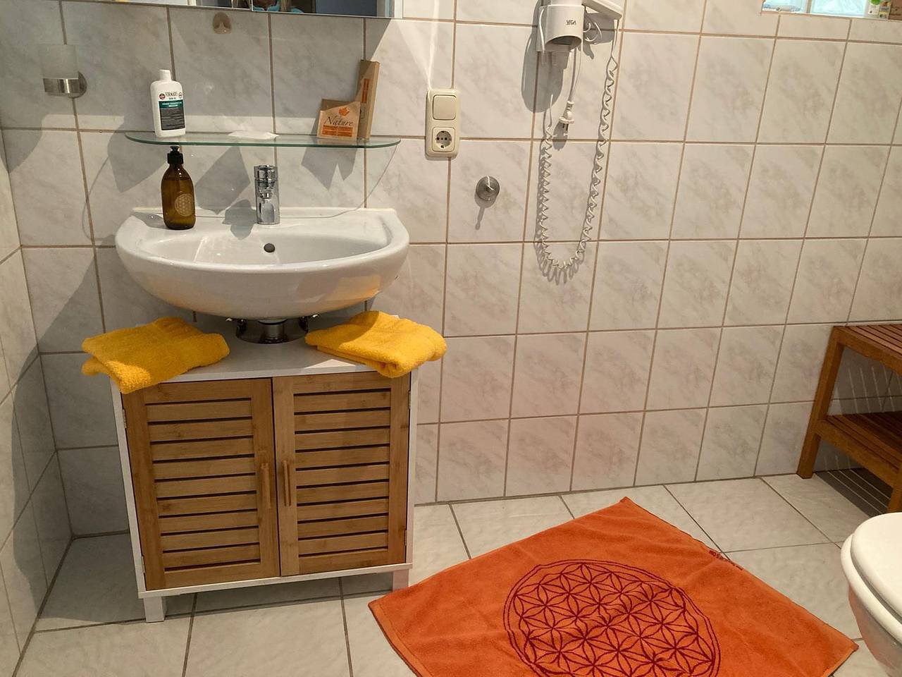 Tweepersoonskamer, douche, Wc in Kövernig, Kröv