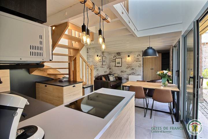 Gîte pour 4 personnes, avec Terrasse ainsi que Jardin et Vue à Binic - 2