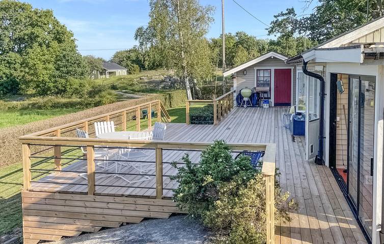 Hus för 6 Personer med trädgård in Svenska Östersjön