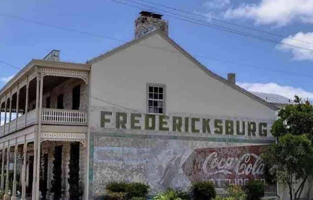 Wildflower Cottage/Perfect Location!!/Walk to Main/Marktplatz!! in Gillespie County