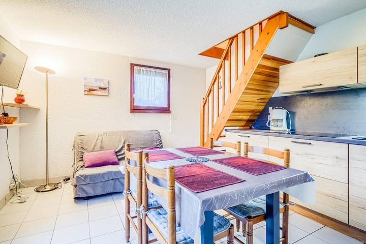 Location de vacances pour 4 personnes, avec terrasse ainsi que piscine et jardin dans Plage De La Falaise - 2