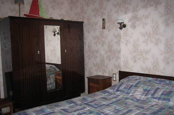 Gîte pour 6 personnes, avec terrasse dans Saint-Geniez-d'Olt-et-d'Aubrac - 3