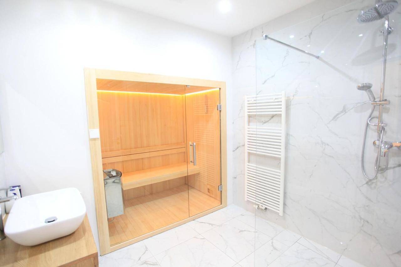 One-Bedroom Apartment (Without Sauna) in Leipzig-Ost, Leipzig