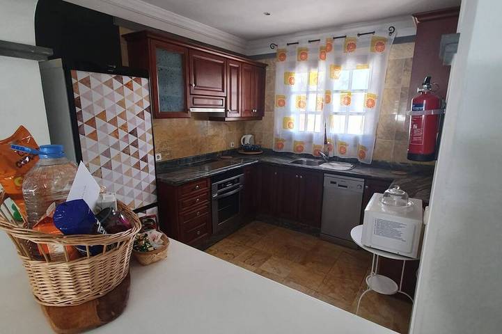 Villa for 8 people, with Terrace and Garden in Faro Park
