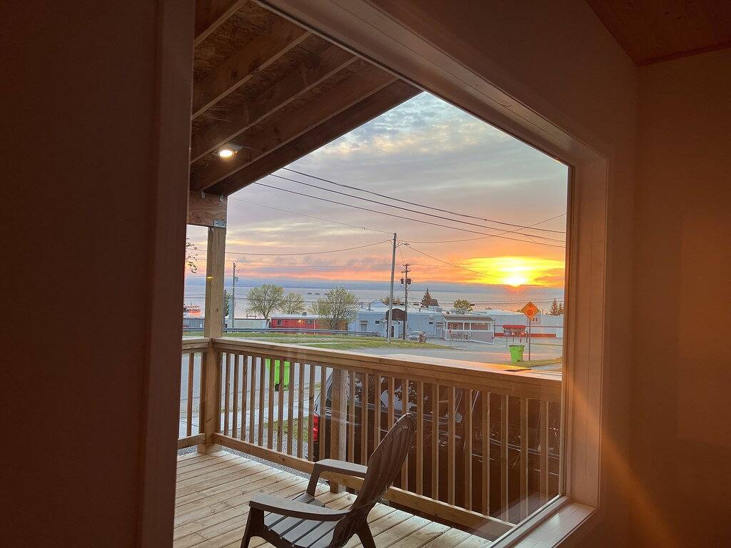 Relaxing Paradise overlooking Lake Huron one block from Downtown in St. Ignace, Mackinac County