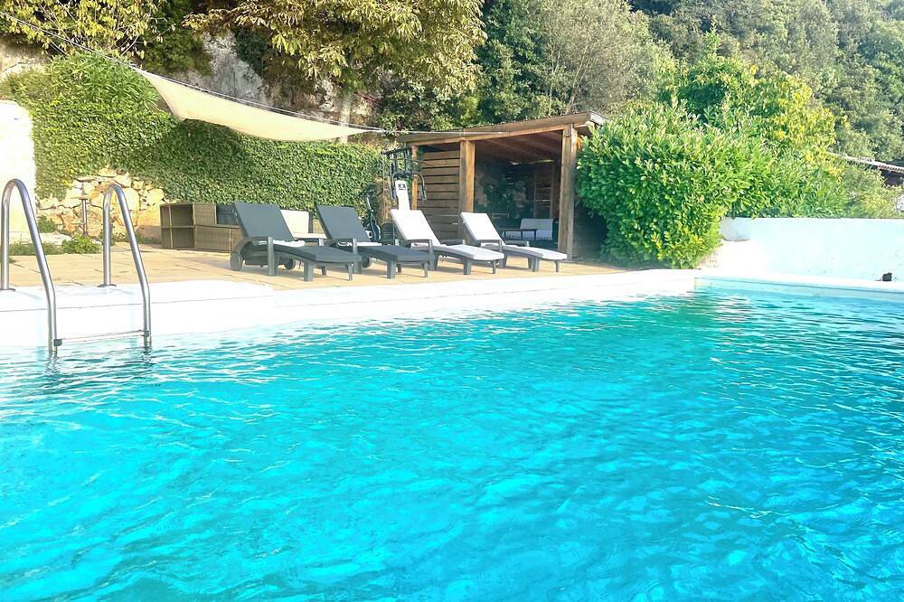 Villa  2 piscines jacuzzi proche de tout et au calme in Peille, Côte méditerranéenne (France)
