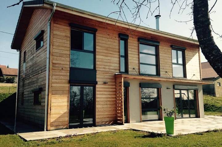 Location de vacances pour 6 personnes, avec jardin dans Jonzier-Épagny