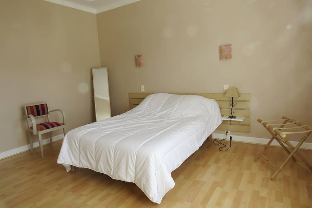 Appartement entier, Charmant appartement de 95m2 dans une maison avec pelouse près de Lourdes 65 in Saint-Pé-de-Bigorre, Hautes-Pyrénées