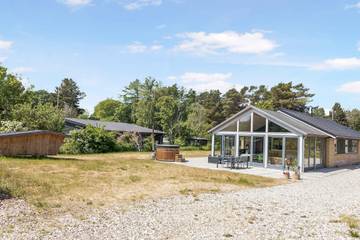 Chalet für 12 Personen, mit Terrasse und Garten auf Seeland